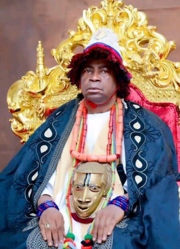 The Attah of Igala, His Royal Majesty Mathew Alaji Opaluwa Oguche Akpa 11