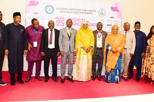 Dr. Mariya Mahmoud, Minister of State for the Federal Capital Territory, FCT, (M), and stakeholders during the 2025 World Cancer Day commemoration organised by the National Institute for Cancer Research and Treatment (NICRAT) in Abuja